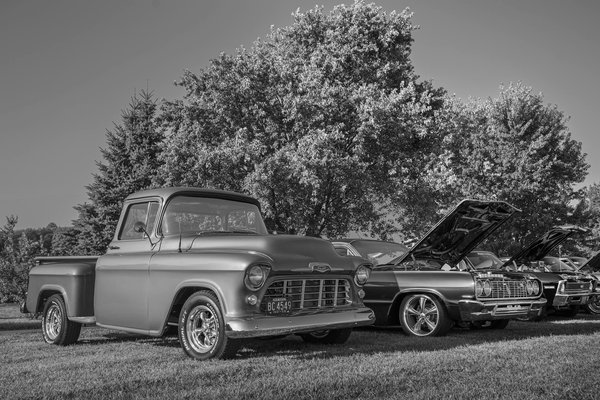 The ultimate handbook for donning white at uk weddings: your go-to guide for rules and etiquette