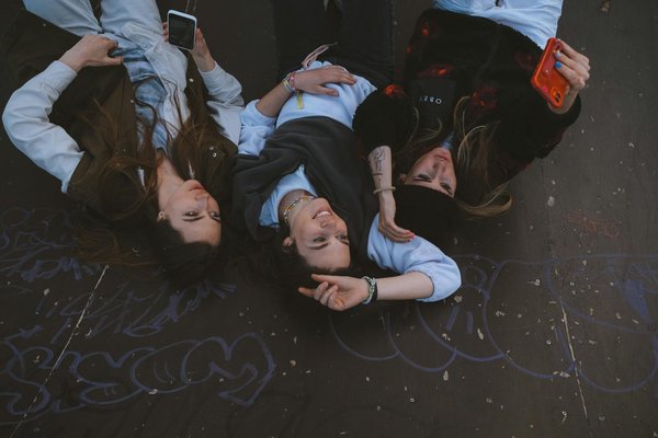 Elevate your london fashion: embrace chic monochrome without the boredom